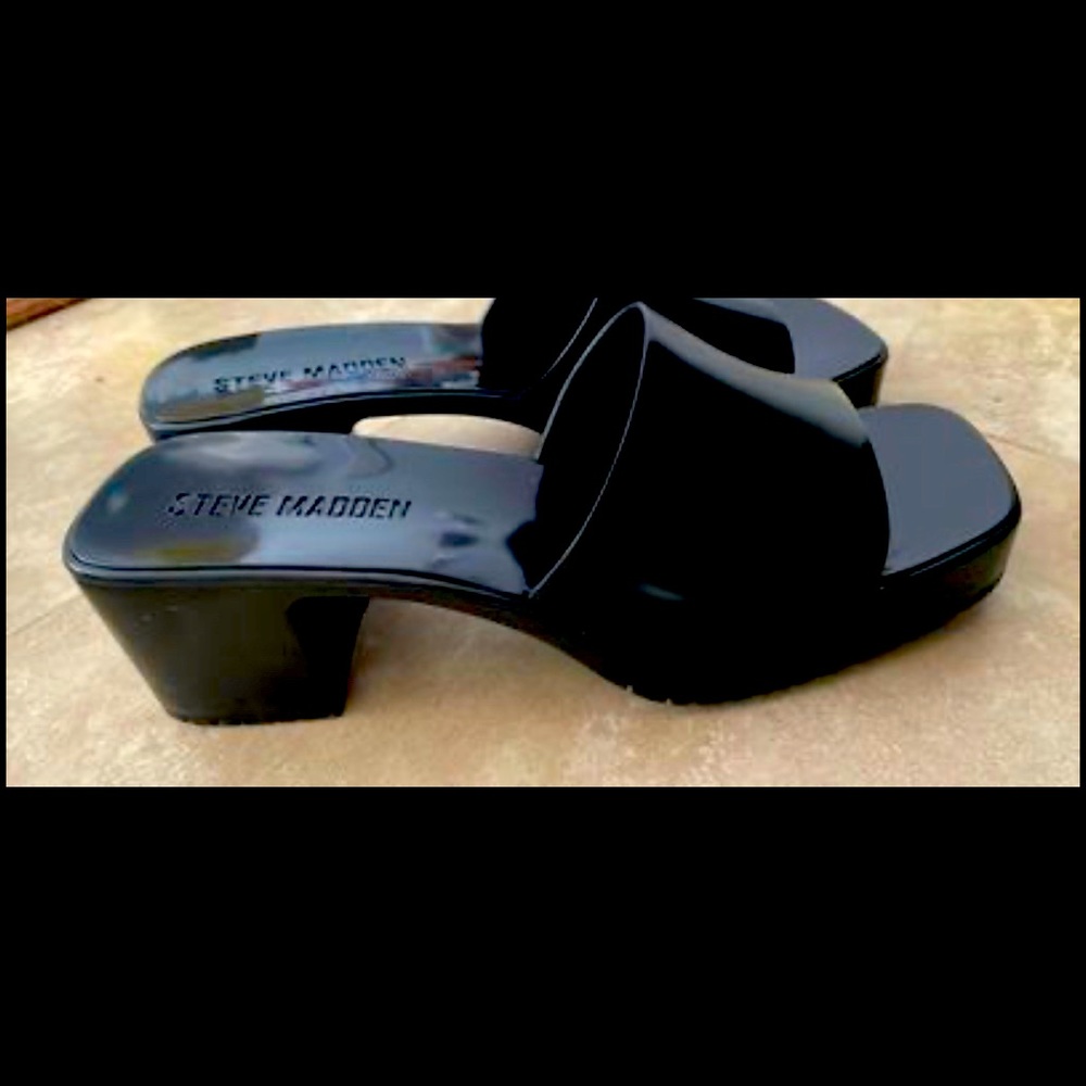 Steve Madden Sandals - Brand new !